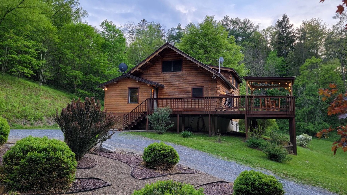 Nisbet House | Mohawk Mountain Lodge