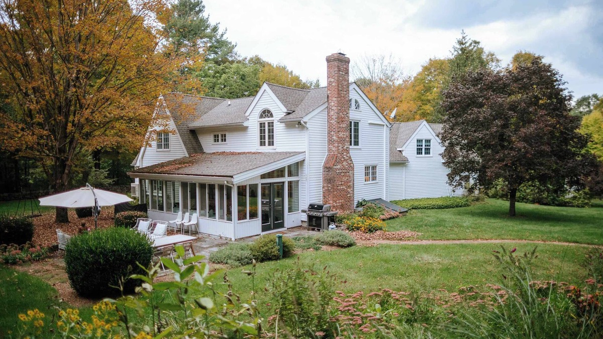 Cornwall House | Mohawk Mountain Retreat: 5 Mins to Skiing