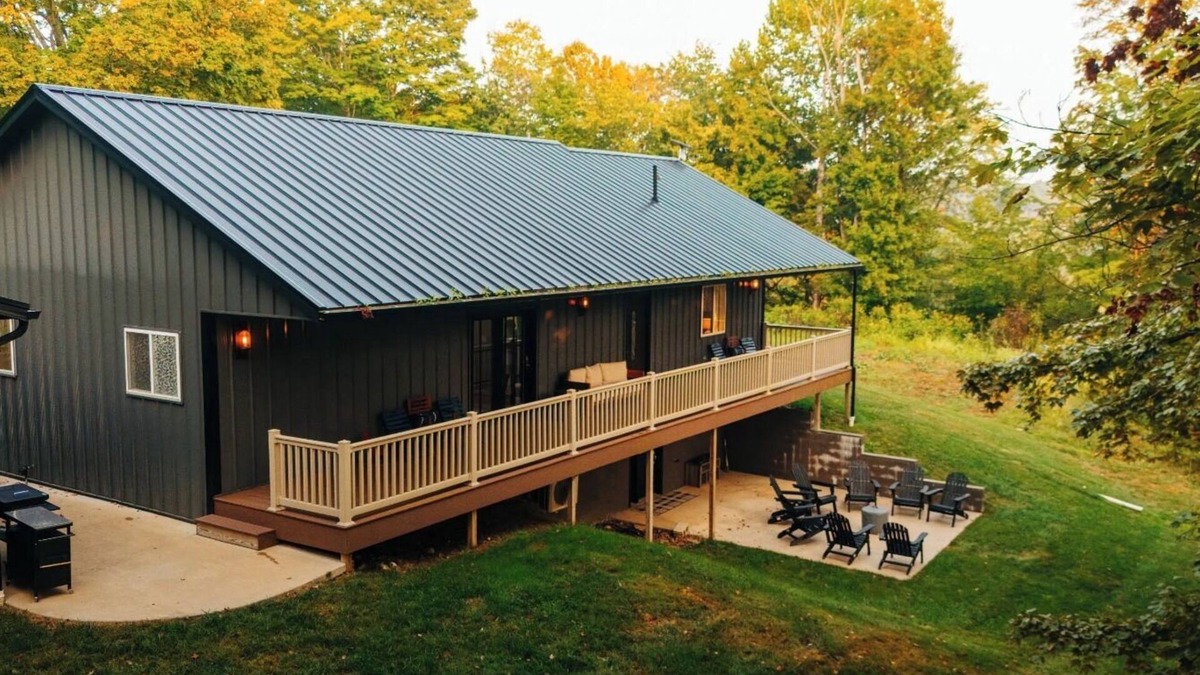 Loudonville House | Mohican Forest Cabin Firepit Deck & Grill