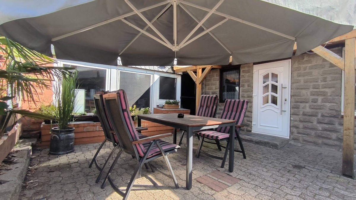 Jerrishoe Apartment | Mohnkopf: Apartment with terrace - FeWo Mohnkopf