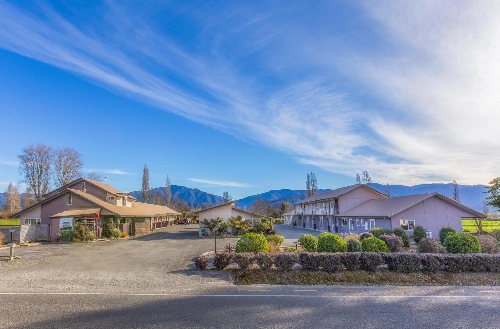 Takaka Hotel | Mohua Motels