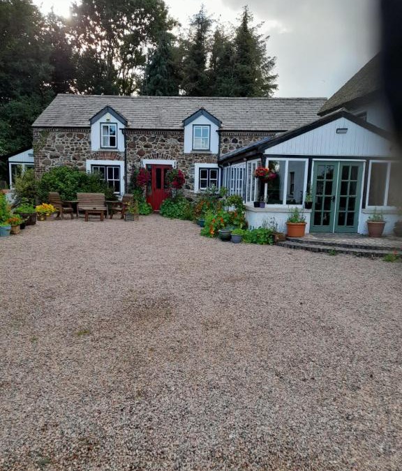 Craigavon Apartment | Moira Cottages at Berwickhall Sleeps 8