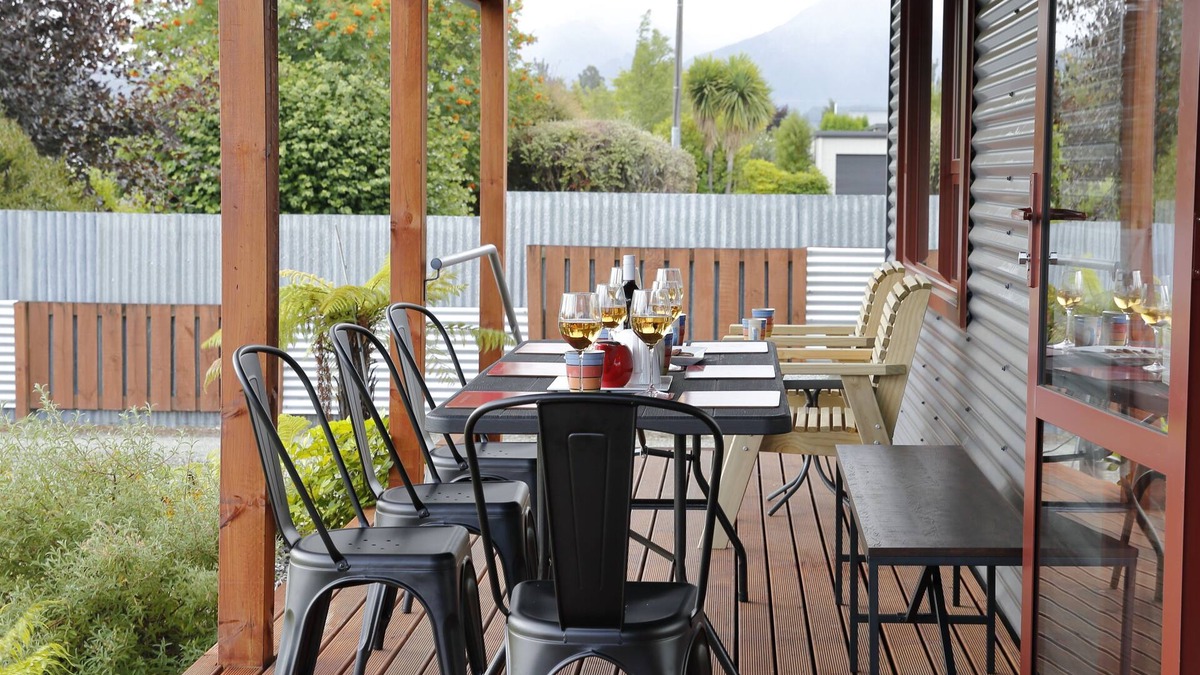 Te Anau Cottage | Mokonui Cottage - Te Anau Holiday Home