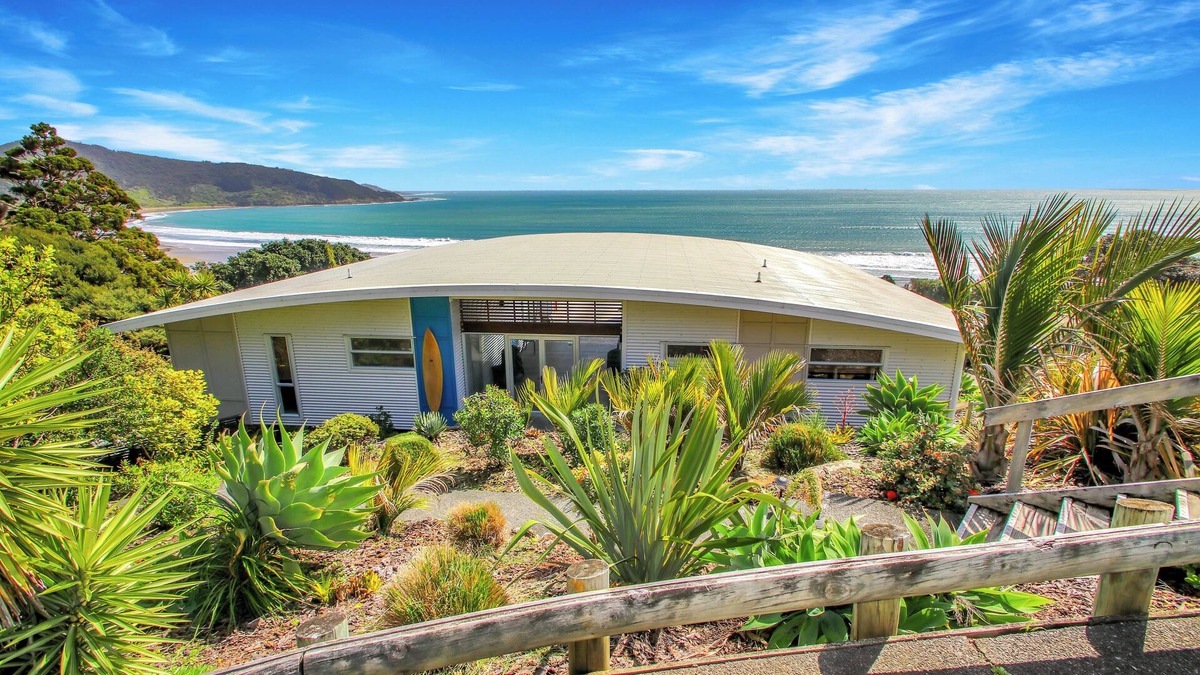 Ahipara Apartment | Mokorau Apartments Apartment 1 "The Mukies" Clean, spacious,