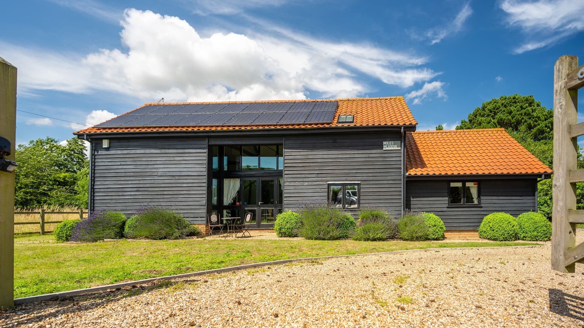 Saxmundham House | Moles Meadow, Middleton