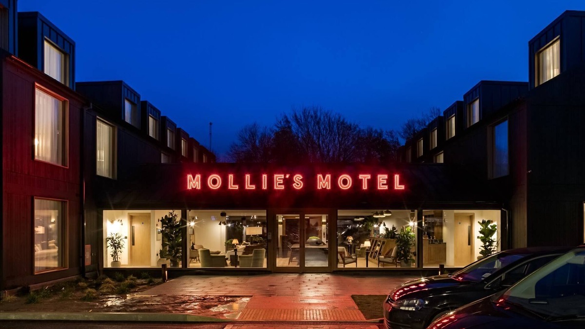 Pusey Hotel | Mollie's Motel and Diner
