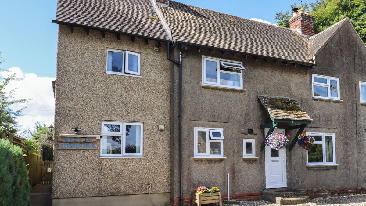 Nether Westcote Cottage | MOLLY'S BIT, pet friendly, with a garden in Bourton-On-The-Water
