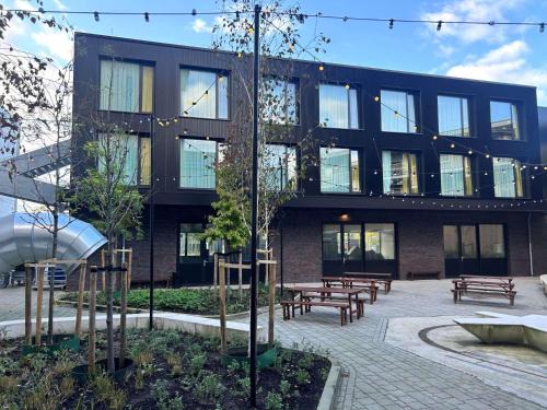 Enschede Hotel | Moloko, modern designed sleep & shower hotel in city center, Digital key by SMS