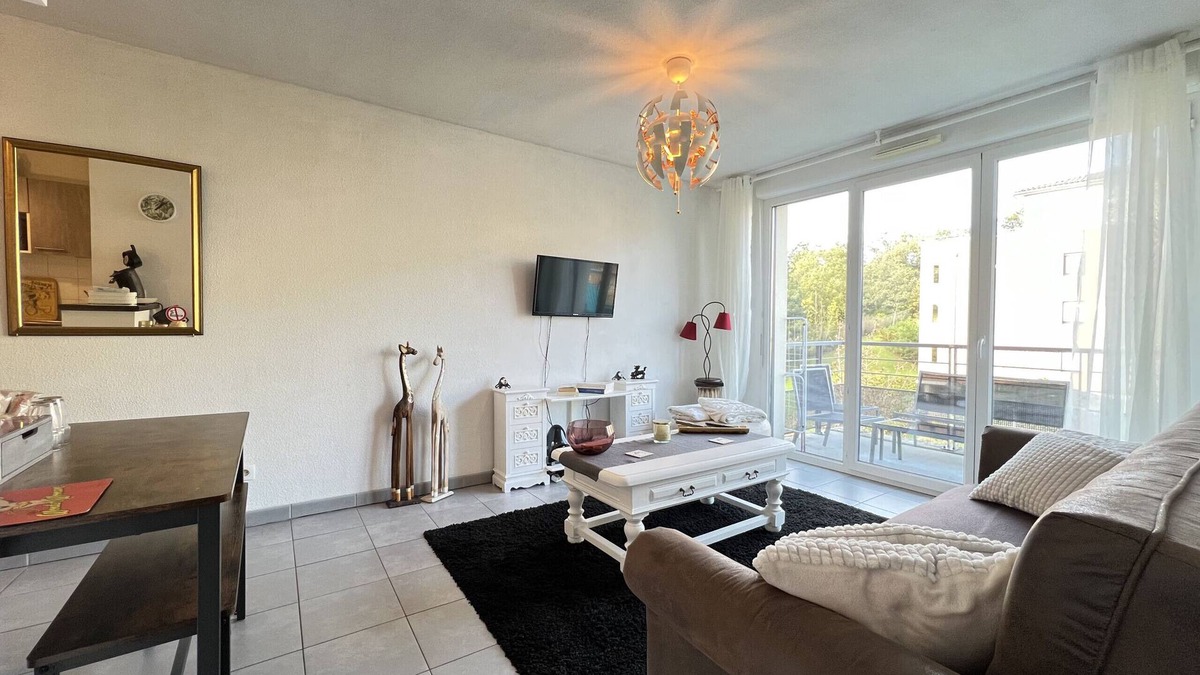 Colomiers Apartment | Mon Cocon Occitan - 2p - Wifi/Parking
