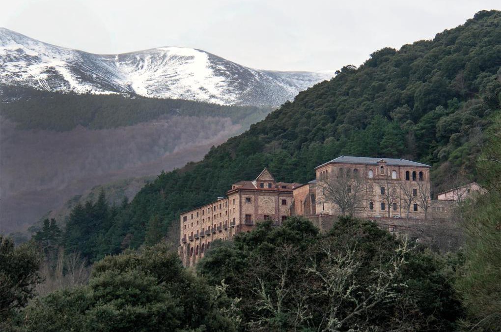 Anguiano Hotel | MONASTERIO de SANTA MARÍA DE VALVANERA