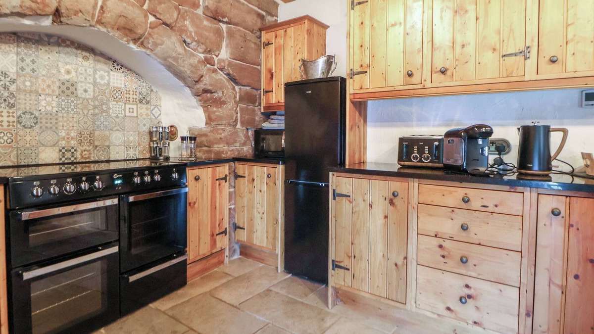 Hapsford Cottage | Monastery Hall