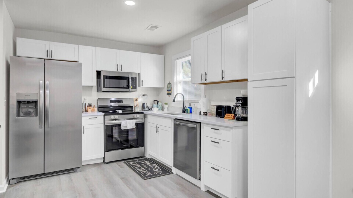 Moncks Corner House | Moncks Corner. Spacious, cozy home close to downtown