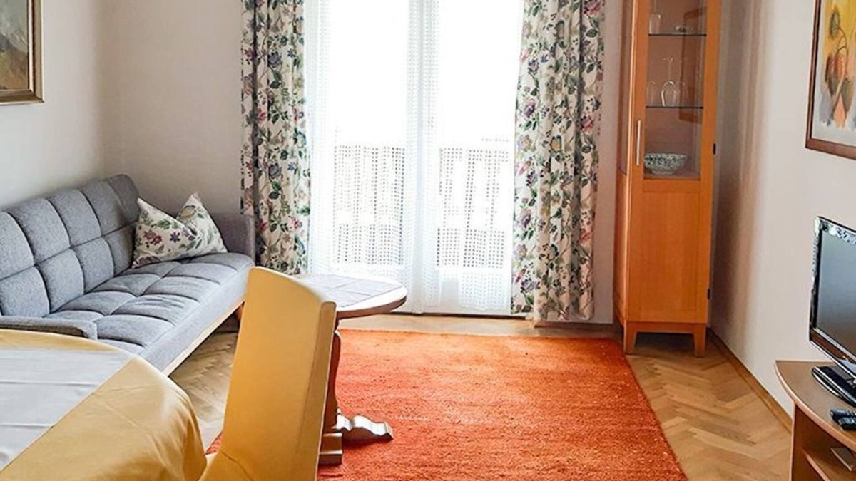 Tiefgraben Apartment | Mondseeblick - Balcony - House GUEST BUILDER (Fam. STALL INGER)