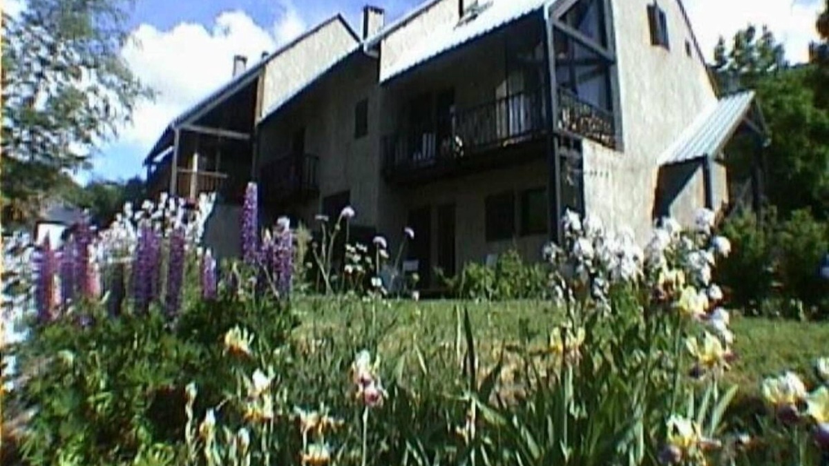 Monetier-les-Bains Apartment | Monetier Les Bains: Apartment with garden to share in the heart of the activities.