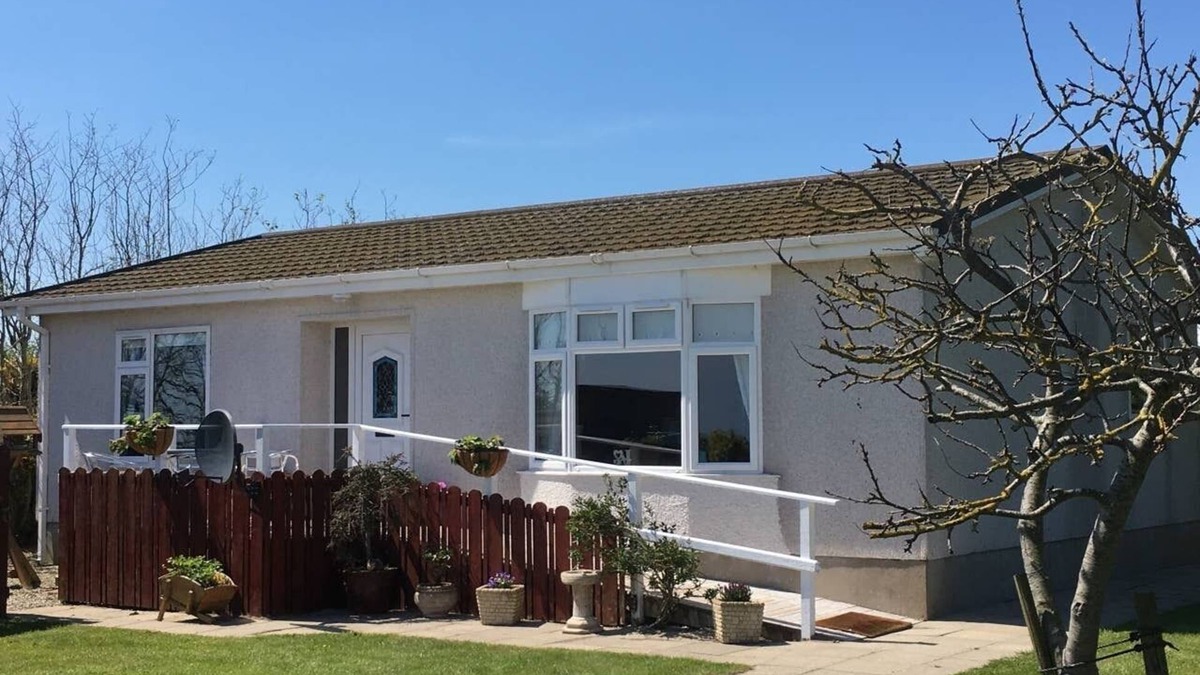 Annalong House | MONEYDARRAGE COTTAGE - mountain and sea views (Hot Tub available for hire)