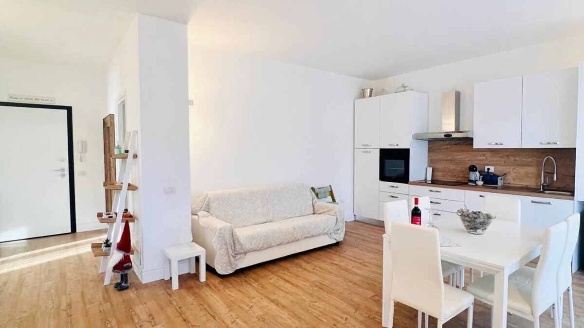 Moniga del Garda Apartment | Moniga's home holidays: 1 minute from the medieval Castle and 1km to the beach
