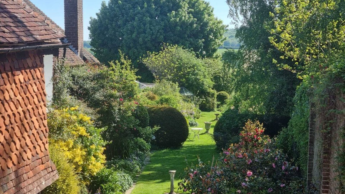 Petworth Cottage | Monk House - Historic Foundation Invites guests