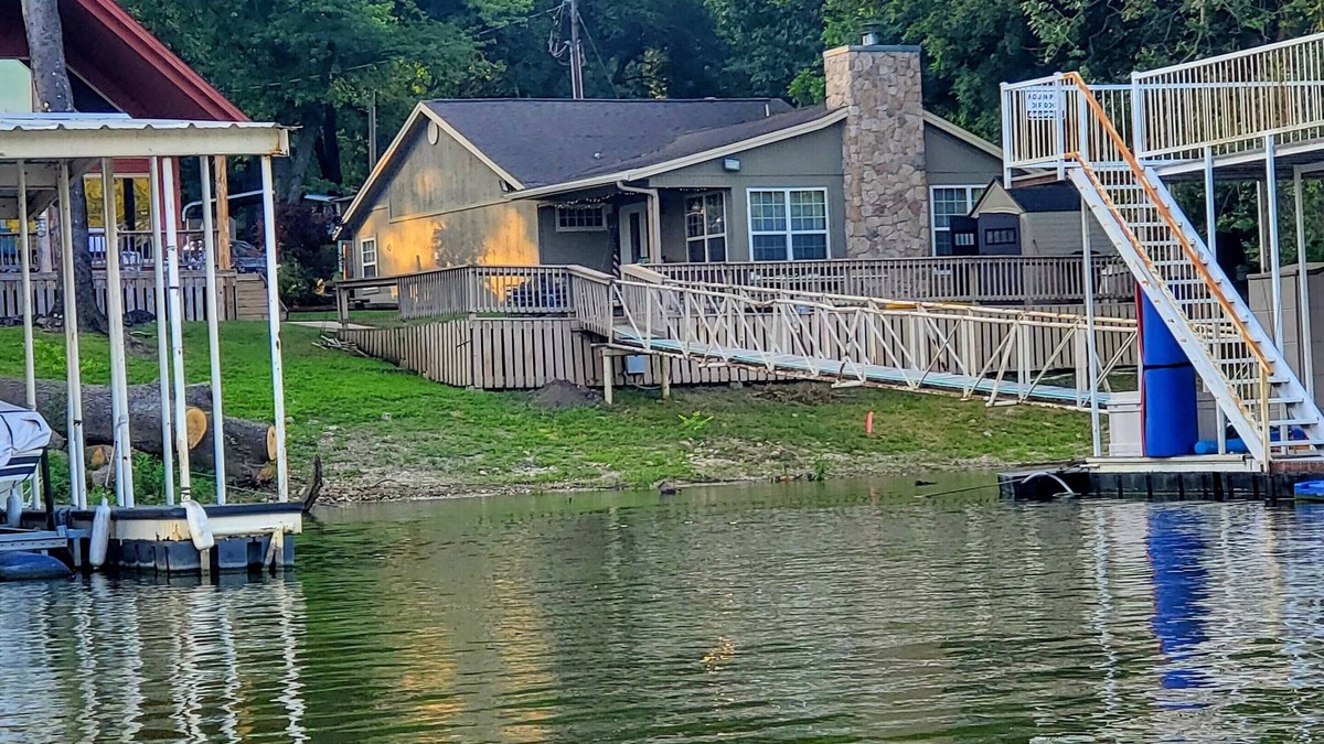 Afton House | Monkey Island, Afton, OK Grand Lake, Waterfront, Boat Slip, No stairs, Pets Ok