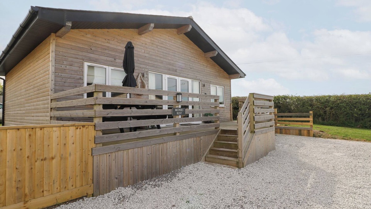 Monknash Cottage | MONKS REST, pet friendly, country holiday cottage in Monknash