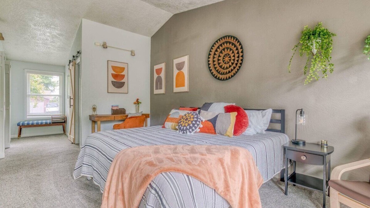Monmouth House | Monmouth Retreat w Hot Tub, Playground & Game Room