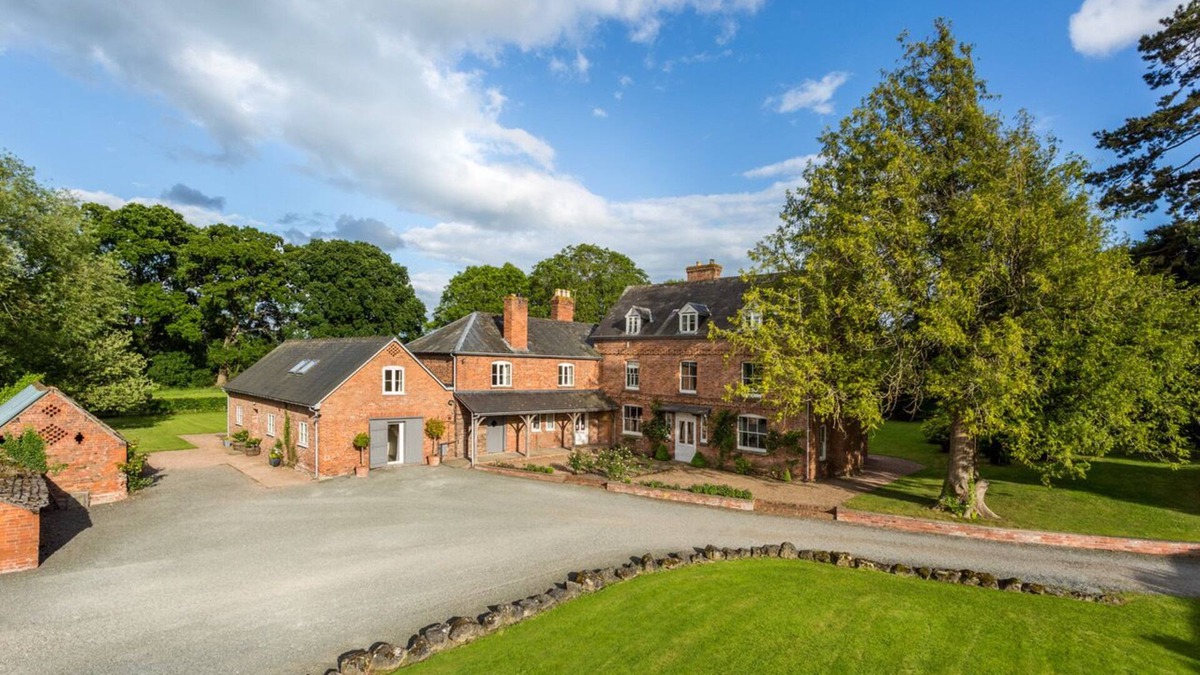 Monnington-on-Wye House | Monnington House & Garden Cottage 9 double bedrooms 9 bathrooms Great for groups