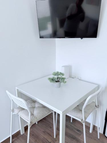 Acharnes Apartment | Mont Parnes Little House
