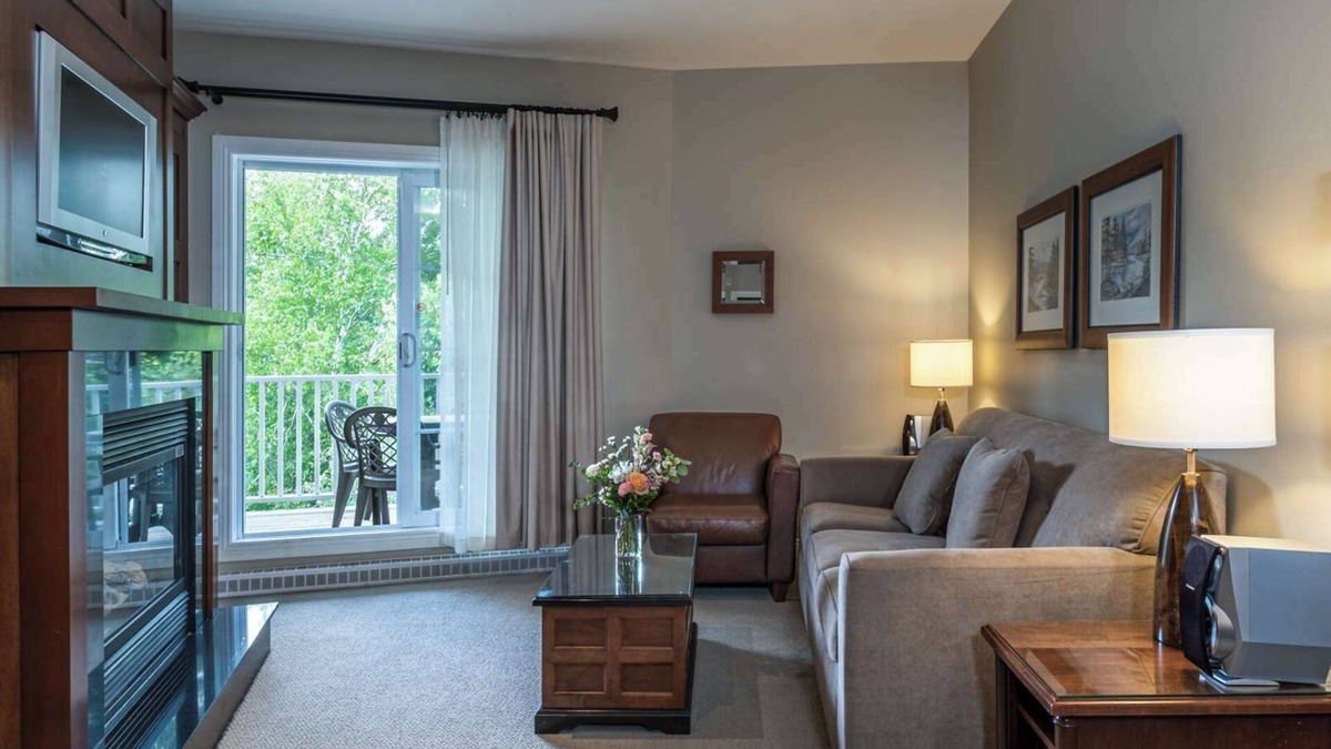 Mont-Tremblant Hotel | Mont-Tremblant - Château Beauvallon-Two Bedroom Suite-Free resort shuttle!