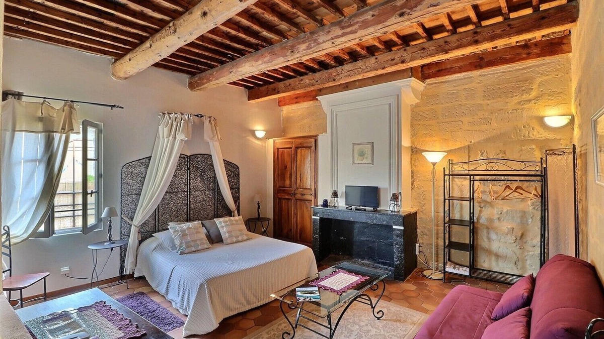 Montaren-et-Saint-Mediers Apartment | Montaren Et Saint Mediers: LIST LAVENDER studio in Farmhouse of XVIIIème with made safe heated swimming pool and Spa close to UZES