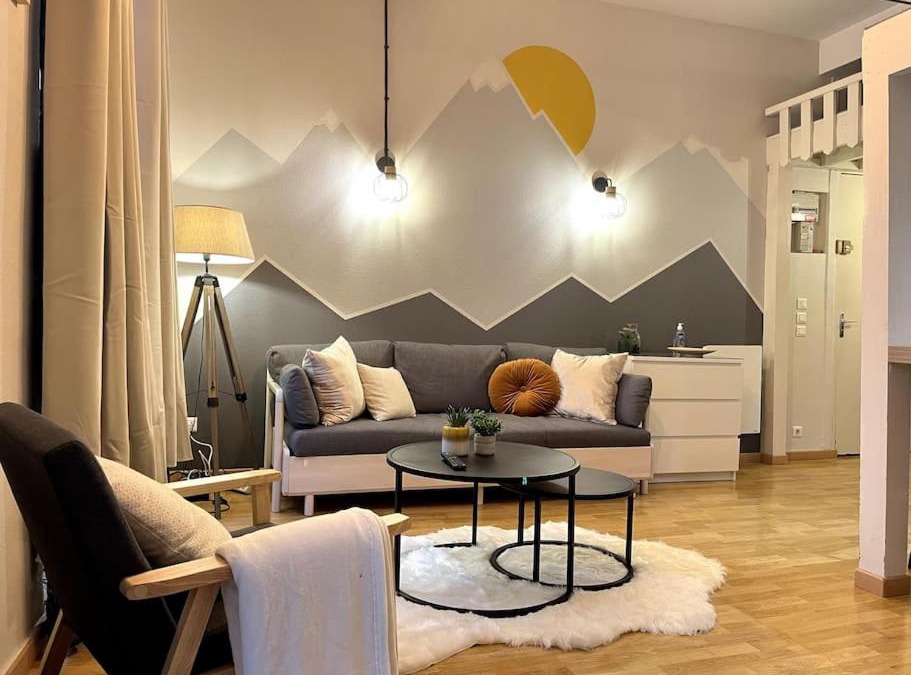 Cauterets Apartment | Montagn'Art Studio. 4pers 30m2. Coeur village.