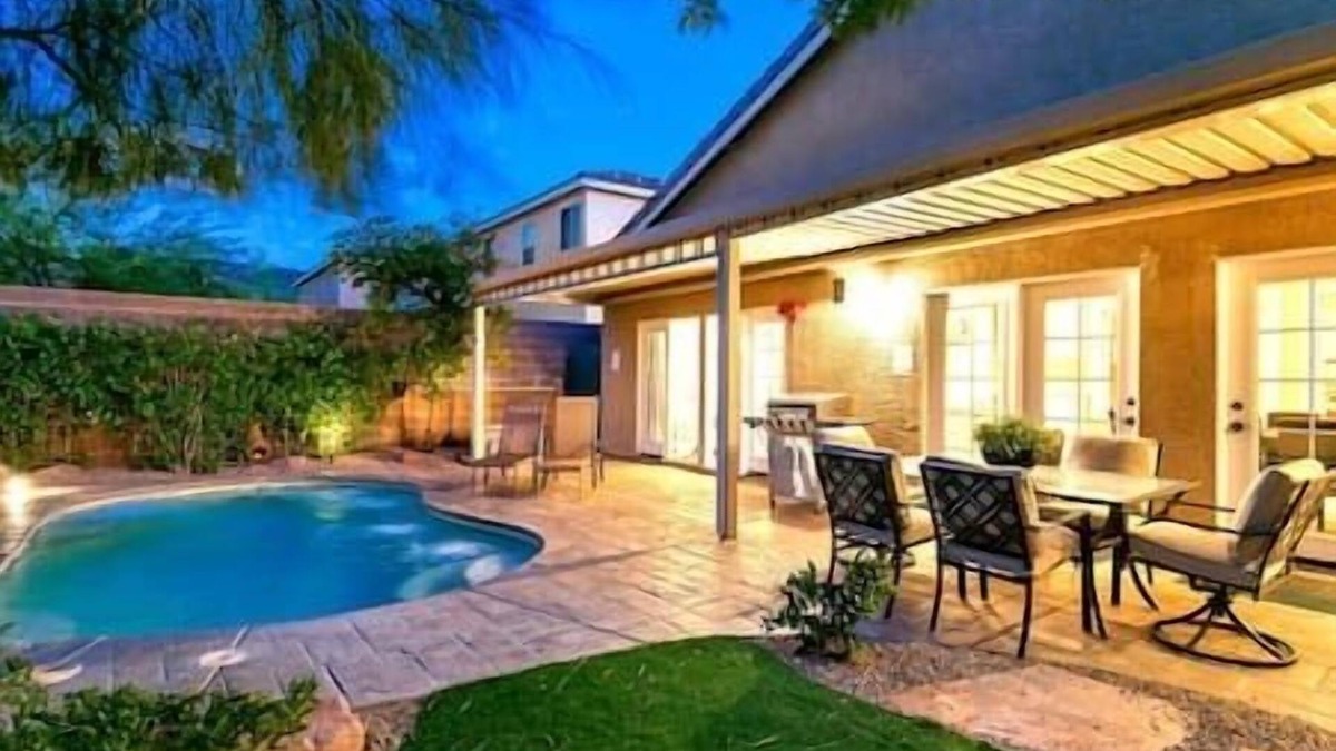 McCullough Hills House | Montagna Star - 3BR Private Pool House with Den