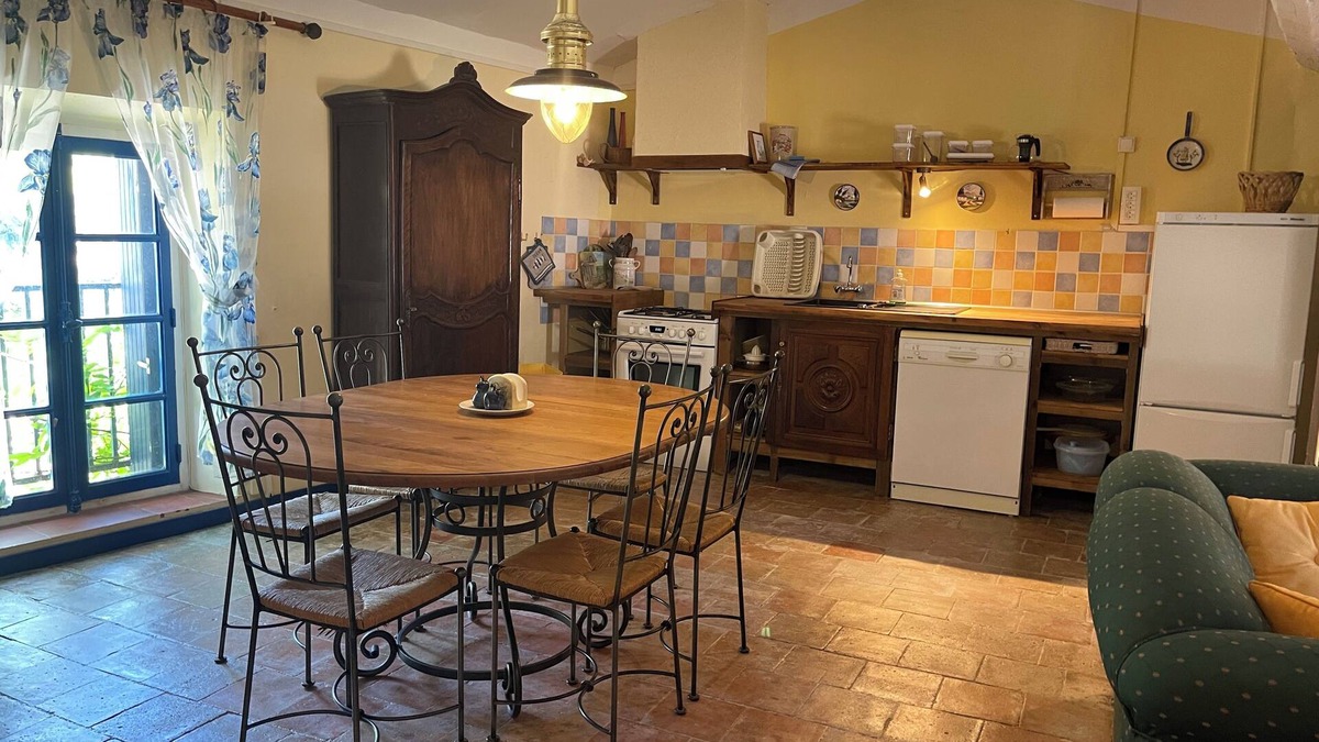 Moux Apartment | Montagne d'ALARIC C