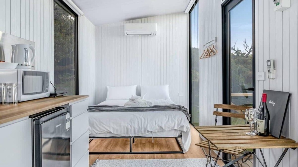 Ararat House | Montara Views 2 by Tiny Away
