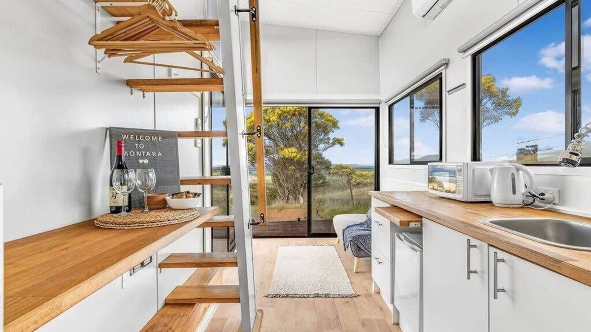 Ararat House | Montara Views 3 by Tiny Away