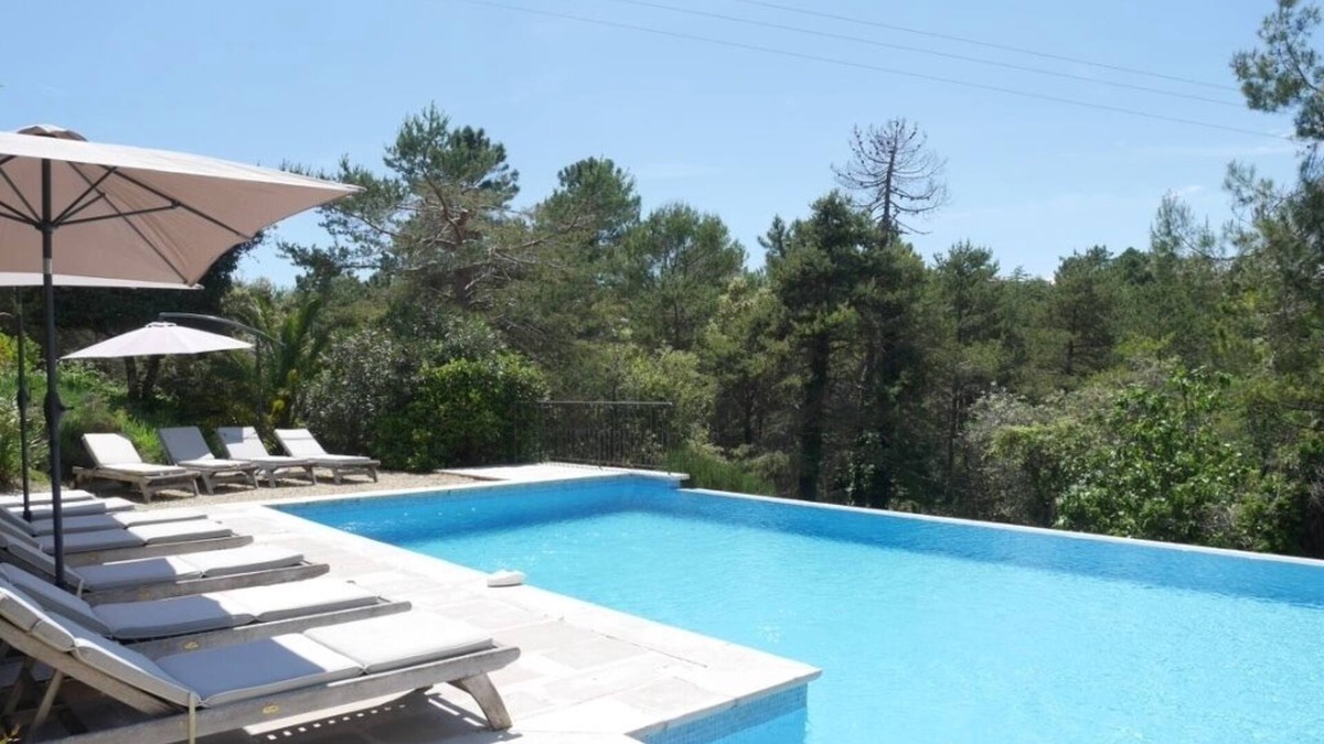 Montauroux Apartment | MONTAUROUX 30MN FAR FROM CANNES APPARTMENT ON THE GROUND FLOOR WITH SWIMMINGPOOL CONDITIONNING AIR