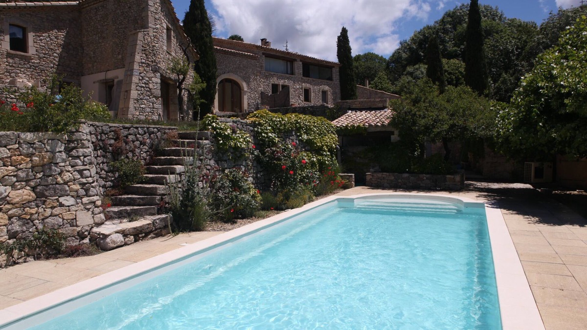 Barret-de-Lioure House | Montbrun - Large estate (house + gite) with swimming pool and view of Mt ventoux
