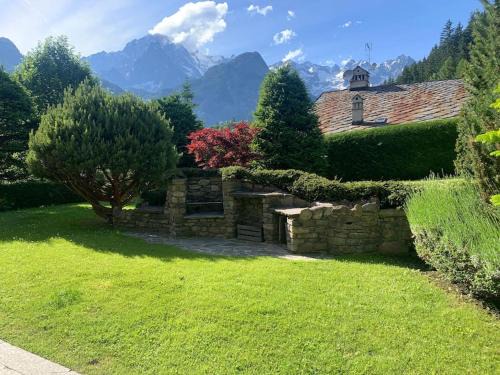 Pallusieux Apartment | Monte Bianco elegant villa apartment Courmayeur