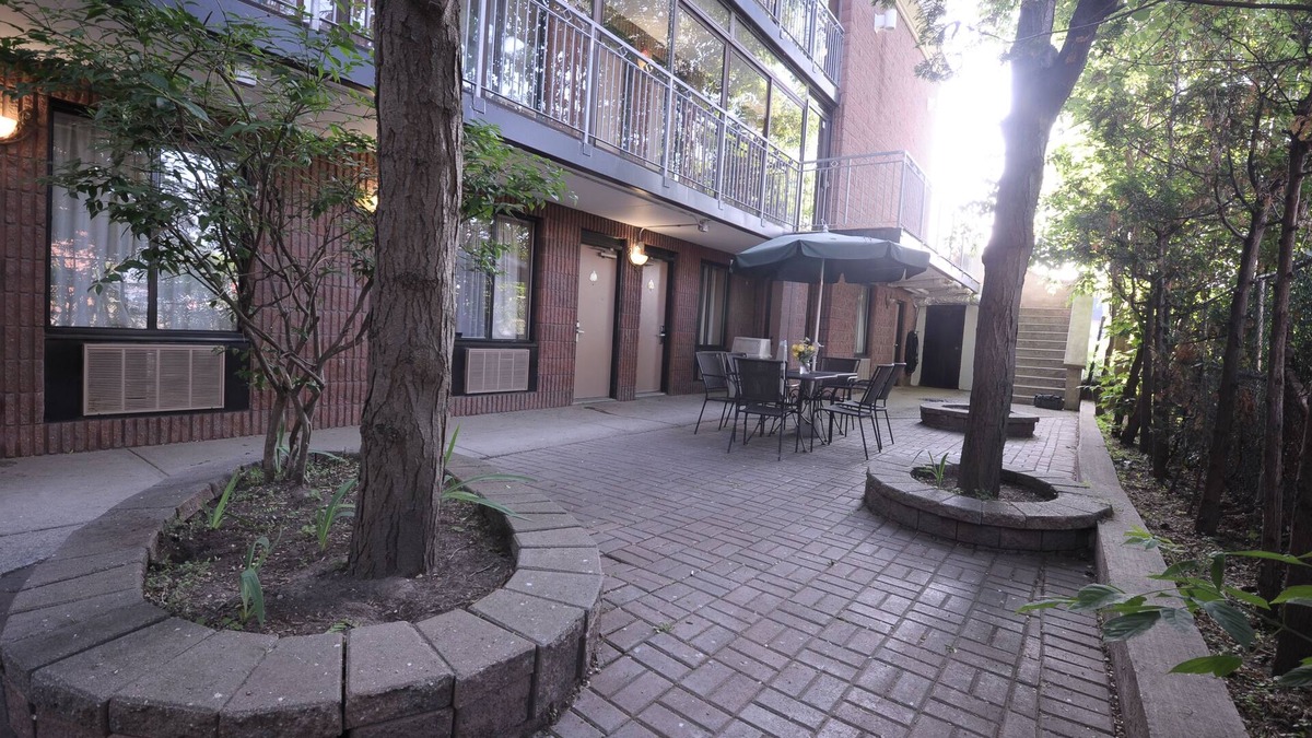 Mississauga Hotel | Monte Carlo Inn Toronto West Suites