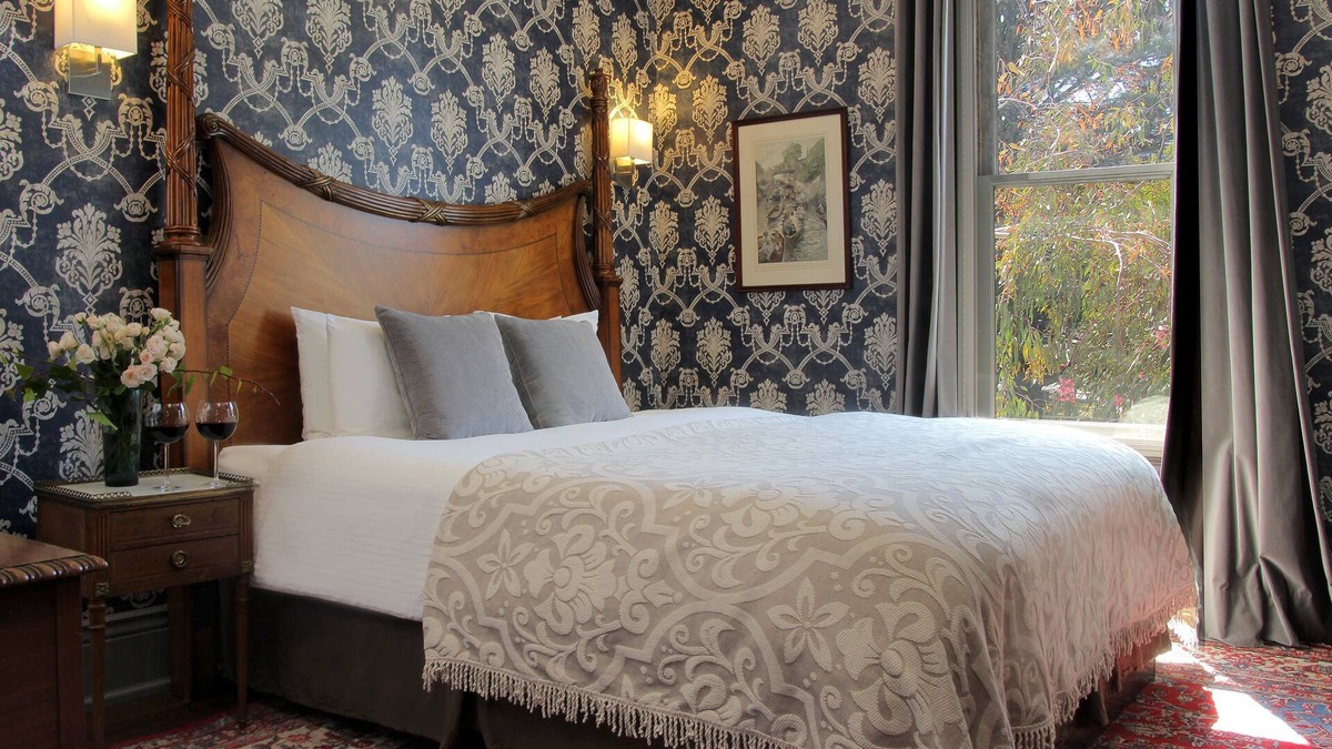 Lower Pacific Heights Bed & Breakfast | Monte Cristo Bed and Breakfast