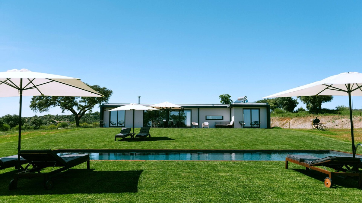 Montargil House | MONTE DA FIFAS Countryside house with a pool and a magnificent view over the dam