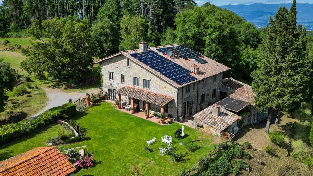 Montegrossi Villa | Montelucci Chianti - Agrivilla with 14 beds with private pool