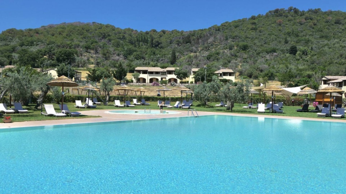 Suvereto Apartment | Montepitti Two-room second floor apartment with A.C