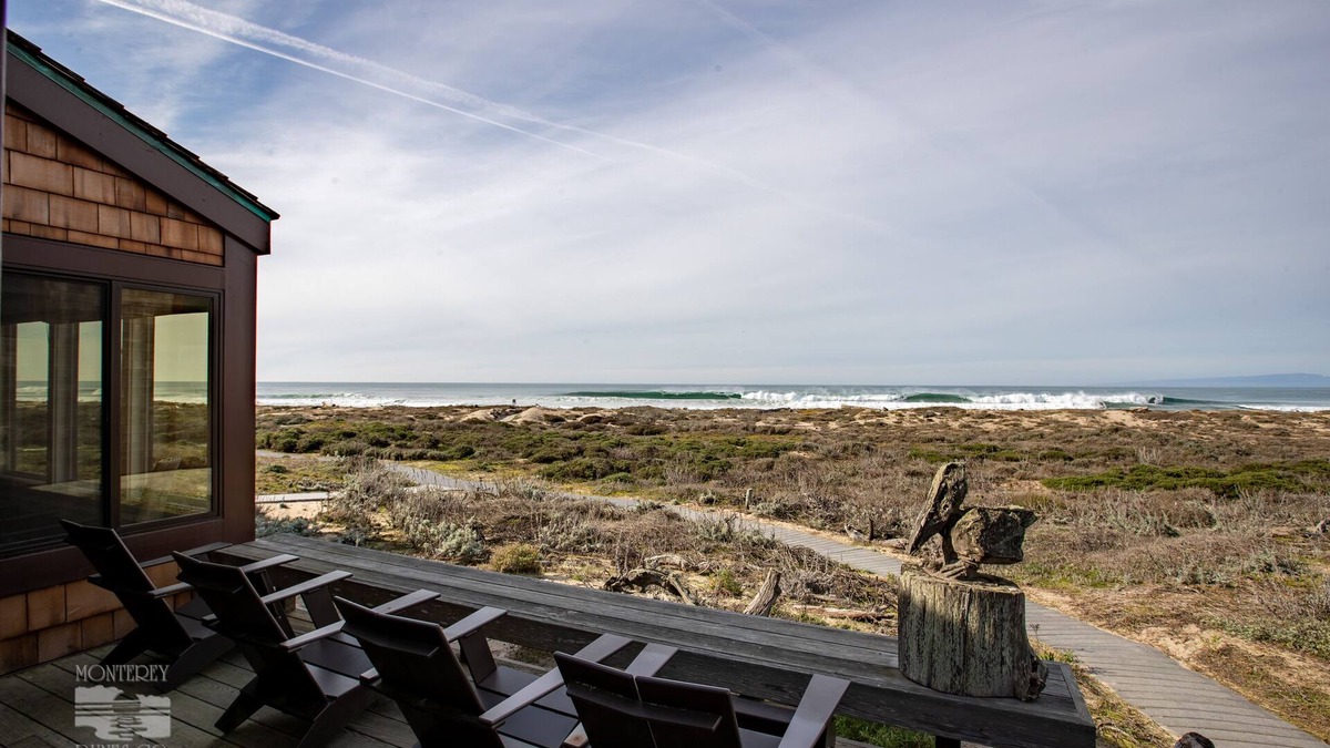 Castroville House | Monterey Dunes Beachfront , just steps away from your deck! Book now without waiting!