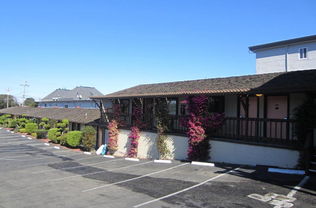 North Fremont Street Hotel | Monterey Fairgrounds Inn
