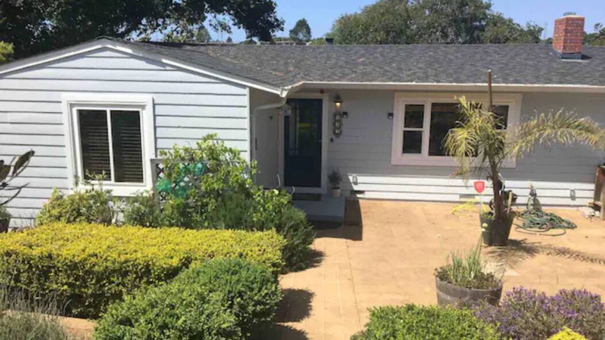 Del Rey Oaks House | Monterey House with Sunroom full kitchen, WiFi, cable and happiness