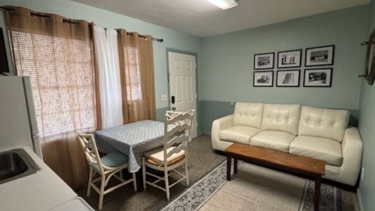 Biltmore Beach Hotel | Monterey Motel - Beach Cottage 8 at Beach Access 8. Large Pool. Newly Remodeled.