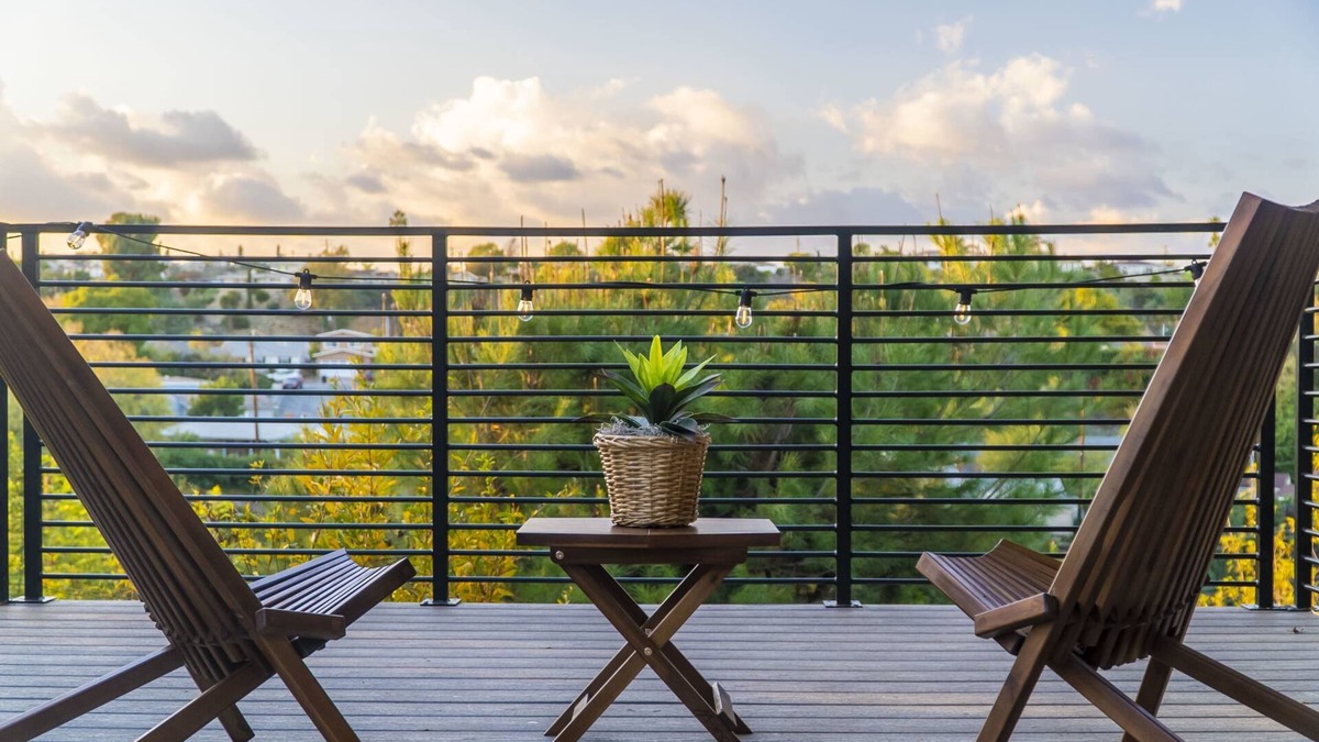 Monterey Park Apartment | Monterey Park Retreat: Spectacular Views & Comfort