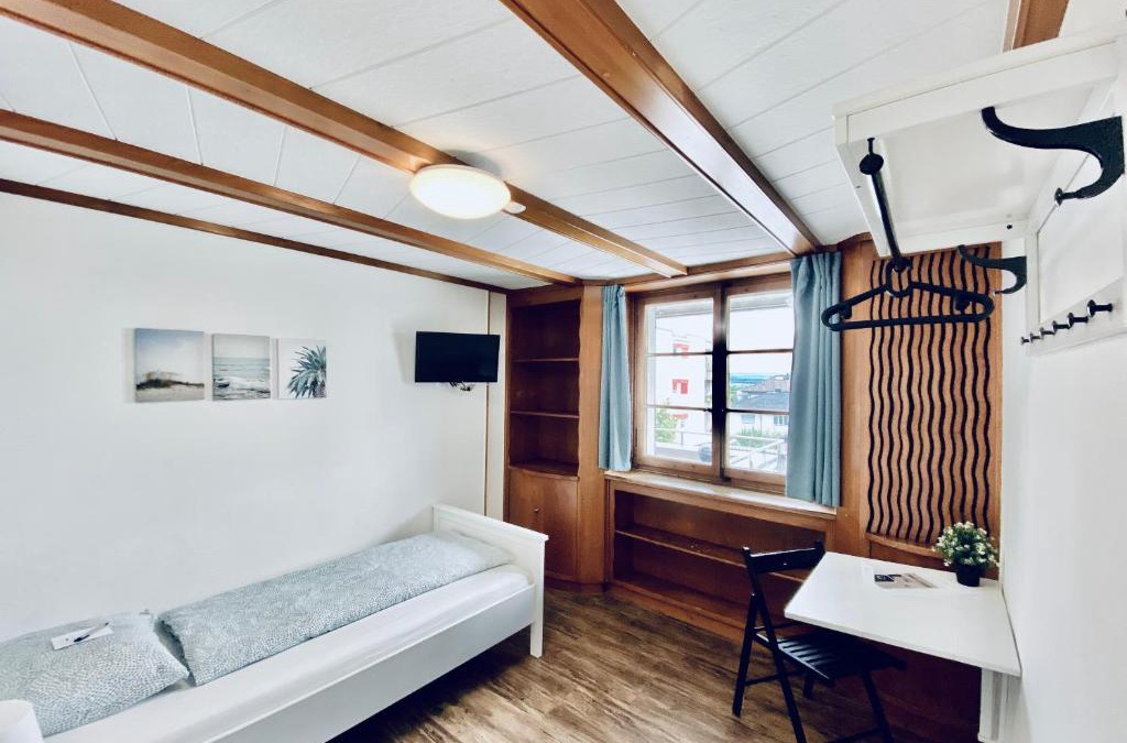 Flumenthal Apartment | Monteurzimmer - Worker's accommodation - ZIMMERzuVERMIETEN in Flumenthal Solothurn
