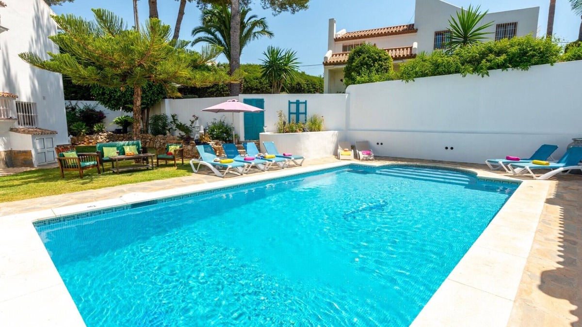 Olocau Villa | Montevistas Retreat - Cycling, Hiking, Relaxation , Yoga, 25 Minutes Valencia