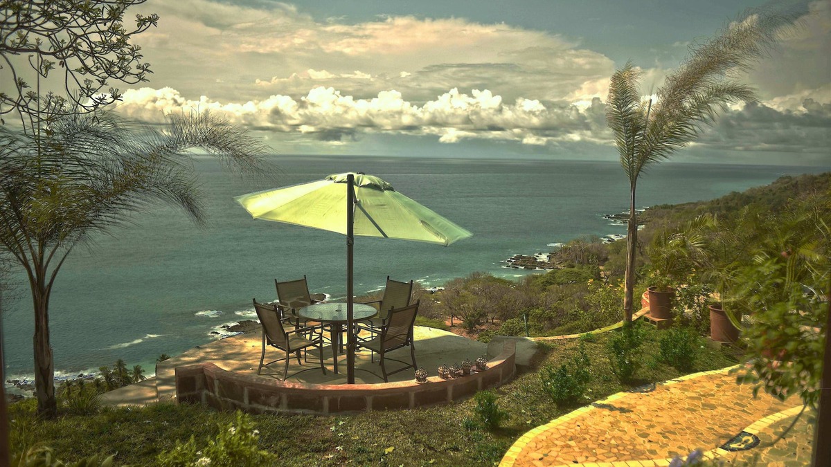 Montezuma House | Montezuma Heights Art House. Amazing ocean view. Sleep 7