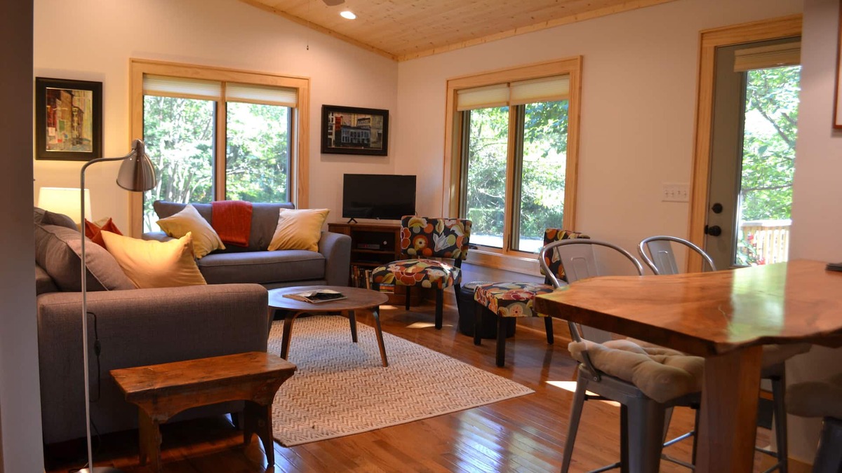 Historic Montford House | Montford Urban Tree House